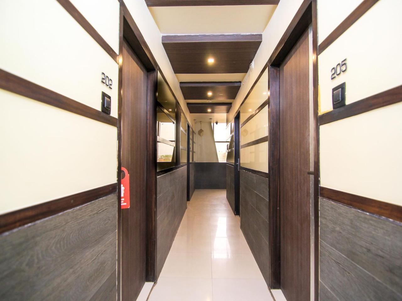 Oyo 8657 Acumen Hotel 3*