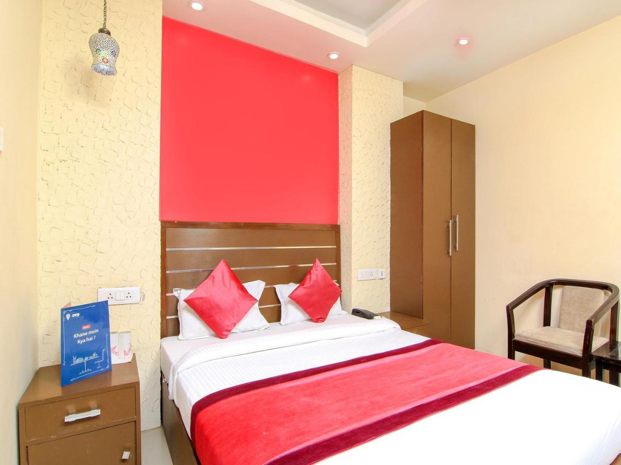 Oyo 8657 Acumen Hotel Lucknow