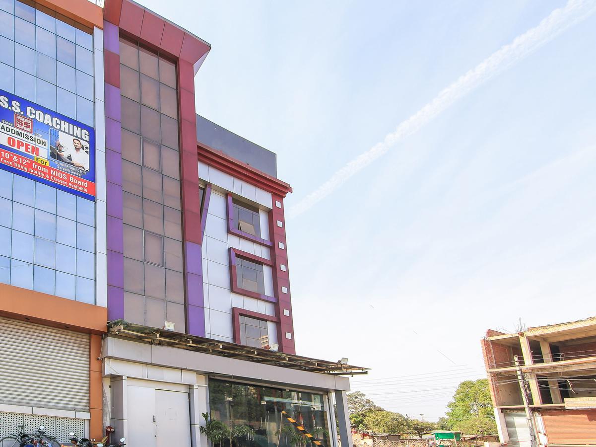 Hotel Oyo 8657 Acumen 3*