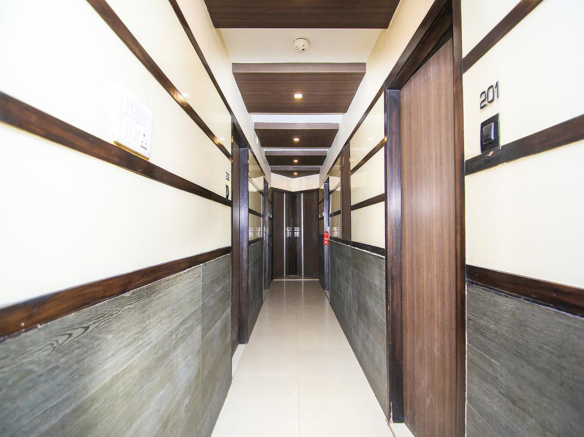 Oyo 8657 Acumen Hotel 3*